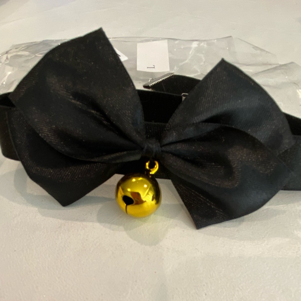 Novelty Bow Tie Choker